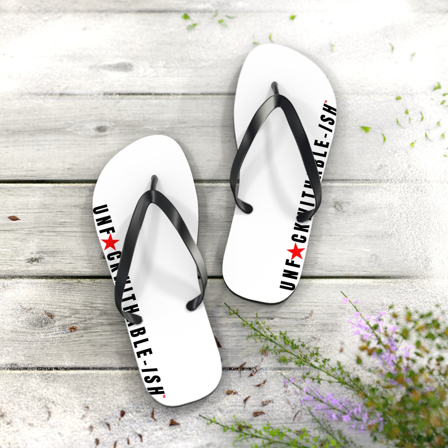 UNF★CKWITHABLE-ISH™ Flip Flops Black/Red Star