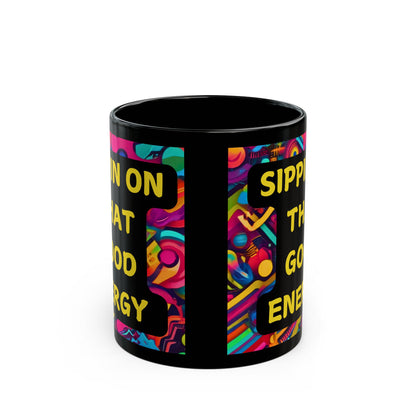 Schwarze Tasse mit TikTok-Motiv