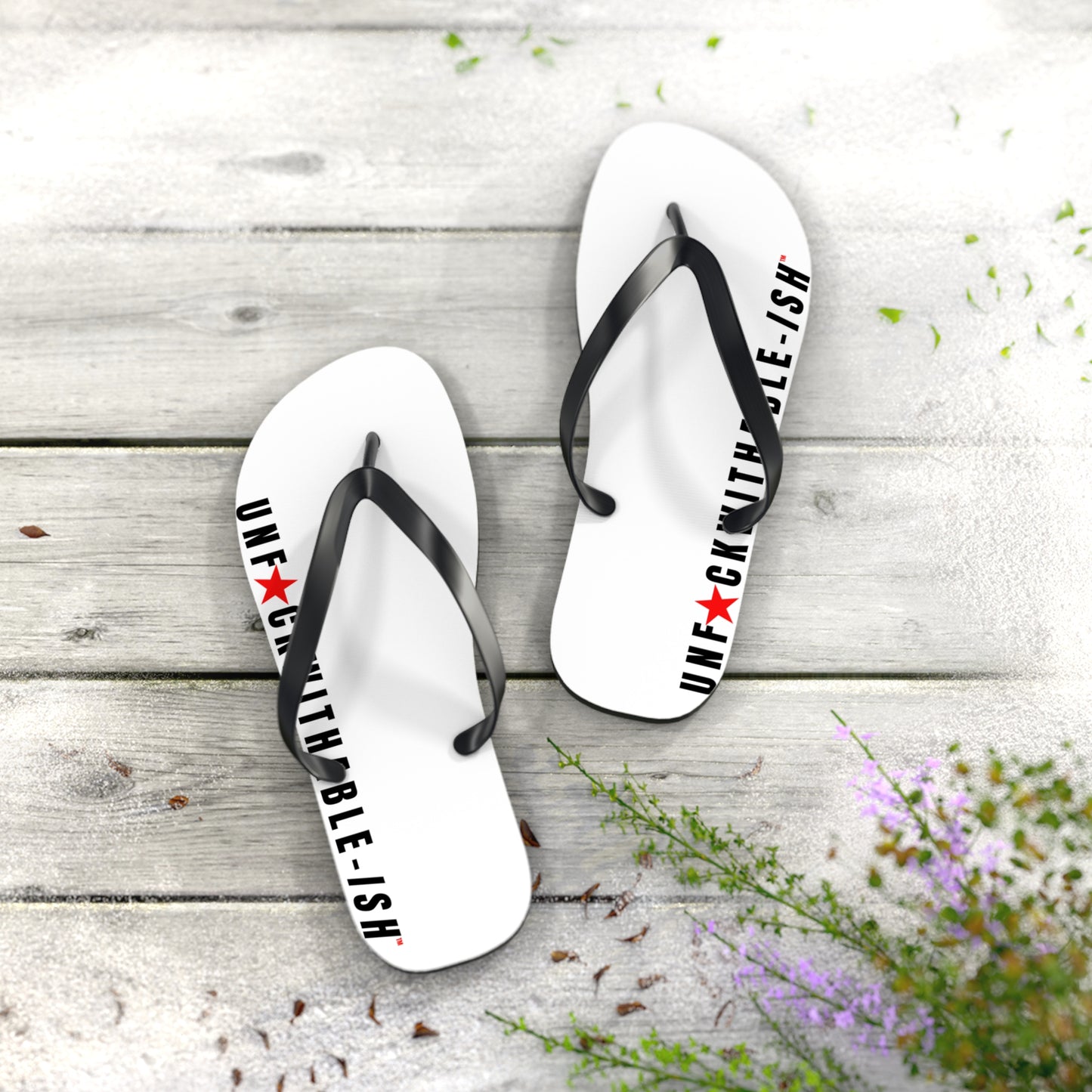 UNF★CKWITHABLE-ISH™ Flip Flops Black/Red Star